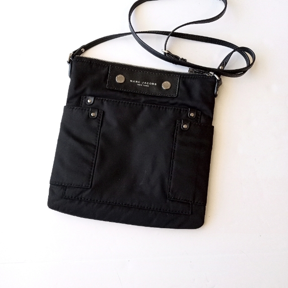Marc Jacobs Handbags - Marc Jacobs New York crossbody handbag